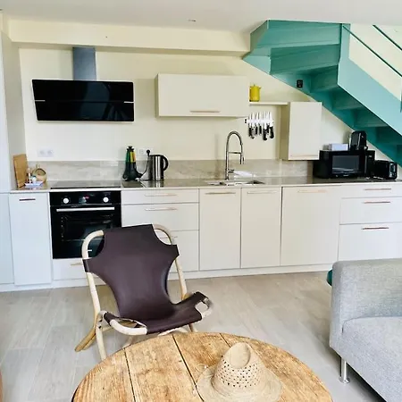 Face Le Petit Breton Vila *